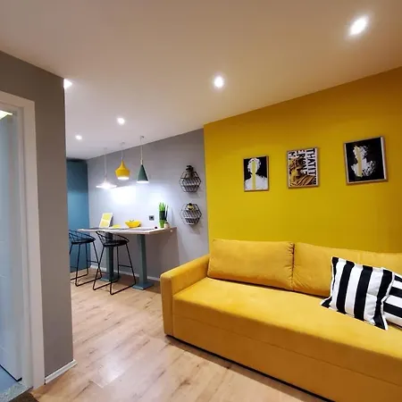 Helga's Deluxe 2 Apartment